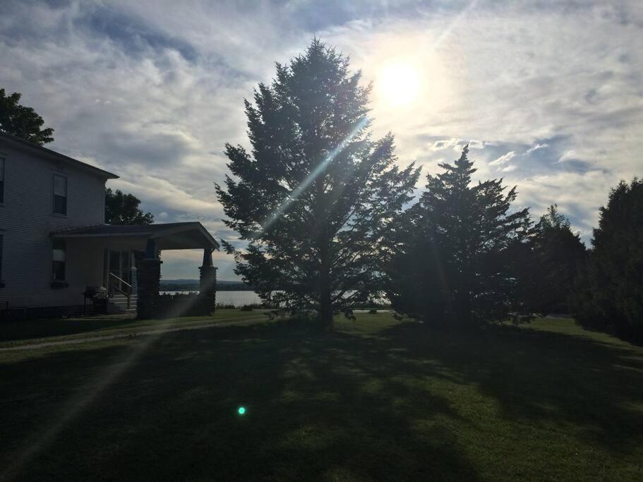 Inn At The Isles Cottage Isle la Motte Bagian luar foto